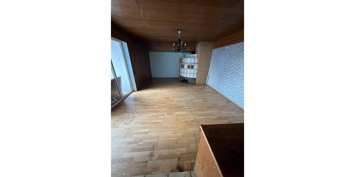 Etagenwohnung Obernkirchen - 6 Zimmer, 168 m&sup2;, 1.200&euro; | Angebot:26740854