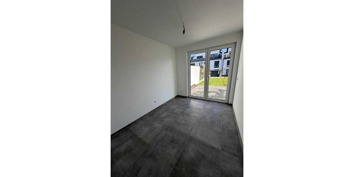 Reihenhaus Offenbach am Main Bieber - 7 Zimmer, 200 m&sup2;, 3.000&euro; | Angebot:24214804