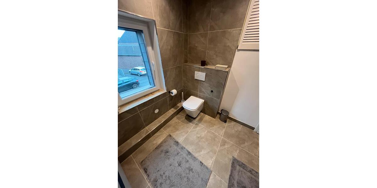 Wohnen auf Zeit Herzogenrath - 3 Zimmer, 75 m&sup2;, 1.325&euro; | Angebot:24875324