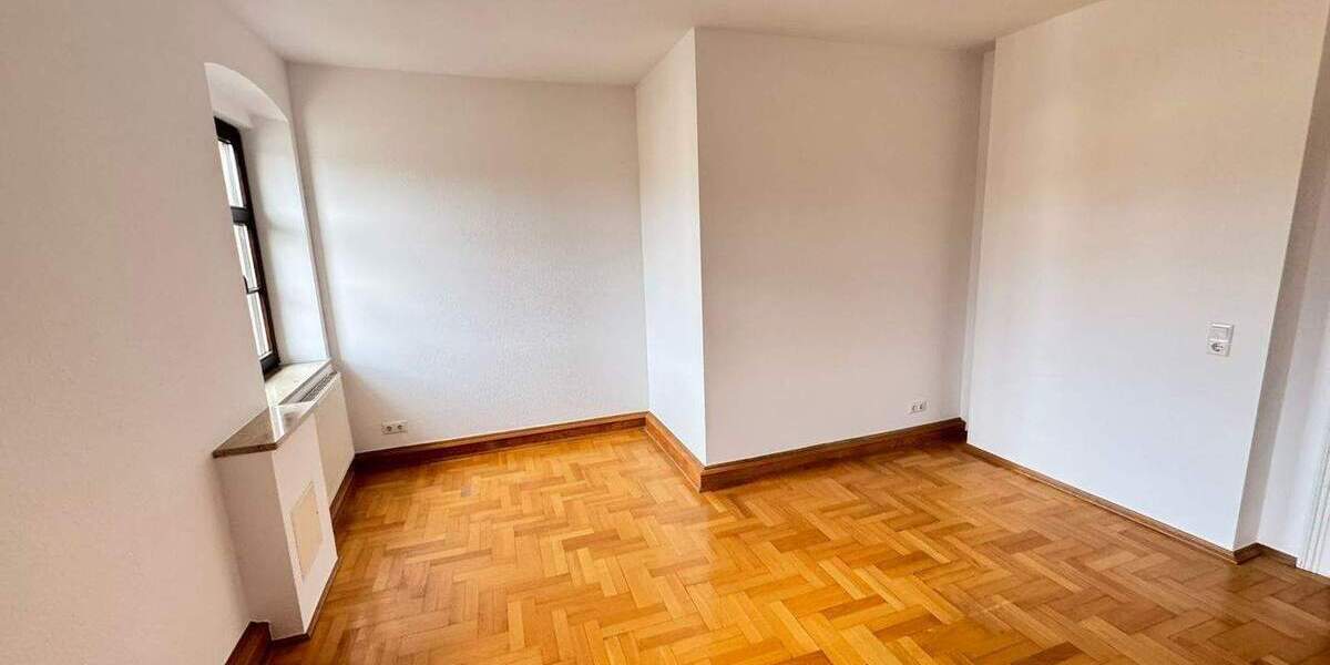 Etagenwohnung Görlitz Innenstadt - 3 Zimmer, 103 m&sup2;, 620&euro; | Angebot:26170831