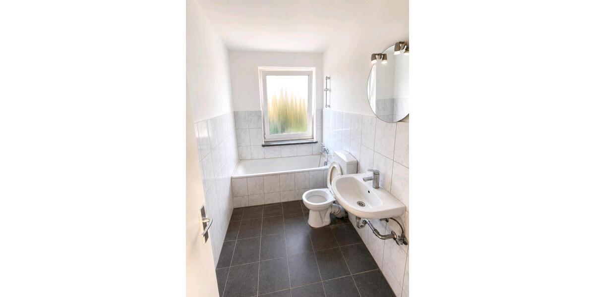 Etagenwohnung Porta Westfalica - 4 Zimmer, 100 m&sup2;, 850&euro; | Angebot:26610451