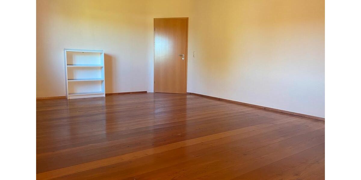 Dachgeschoßwohnung Kolitzheim - 4 Zimmer, 144 m&sup2;, 980&euro; | Angebot:26515791
