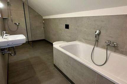 Moderne 2-Raum-Wohnung nach Komplettsanierung - mit Gartenmitnutzung in Rödlitz-Lichtenstein 2 zimmer