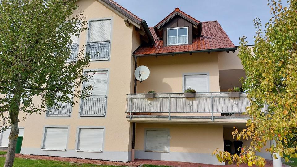 Freundliche 4-Zimmer-Wohnung mit Balkon und EBK in Beilngries 850