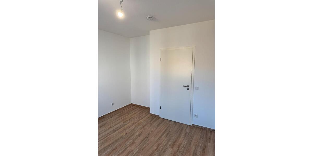 Hochparterre Genthin - 4 Zimmer, 74 m&sup2;, 490&euro; | Angebot:25887595