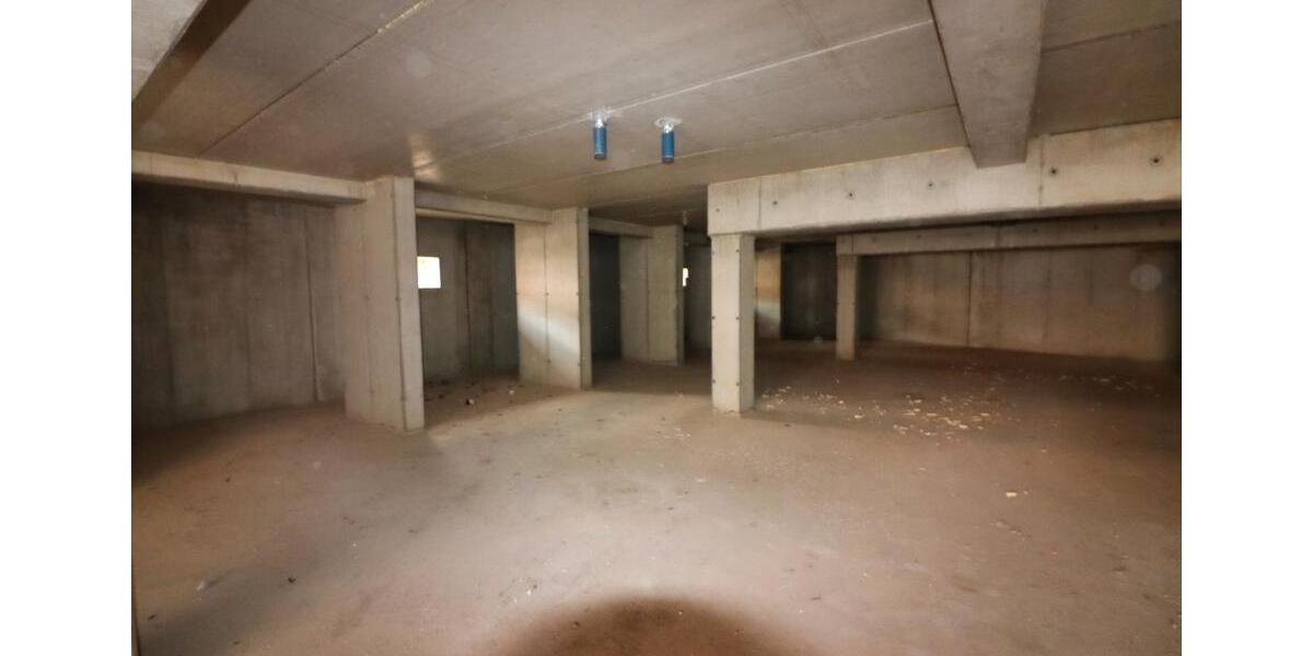 Erdgeschoßwohnung Stendal - 4 Zimmer, 100 m&sup2;, 1.250&euro; | Angebot:25304900