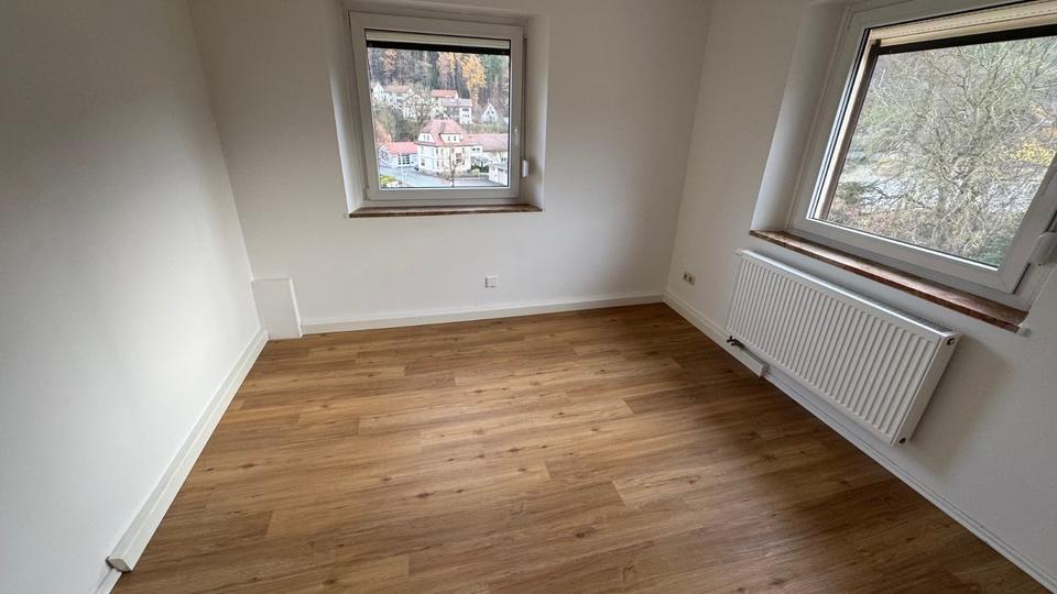 Etagenwohnung Weißenbrunn - 4 Zimmer, 100 m&sup2;, 775&euro; | Angebot:24623266