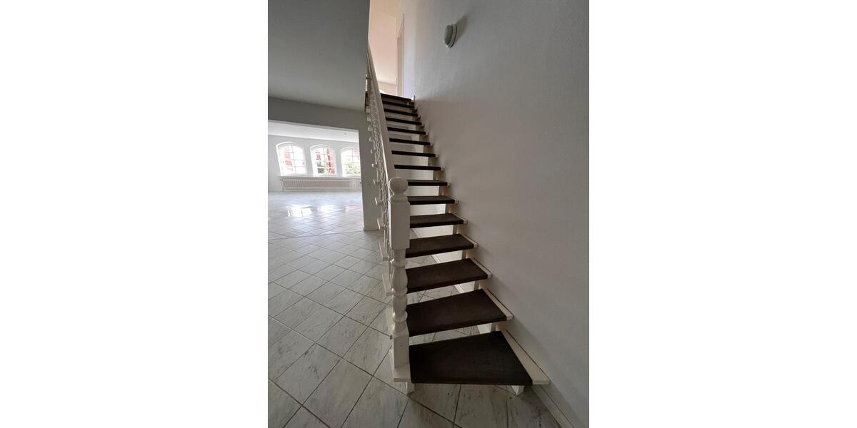 Etagenwohnung Meldorf - 3 Zimmer, 150 m&sup2;, 990&euro; | Angebot:23620212