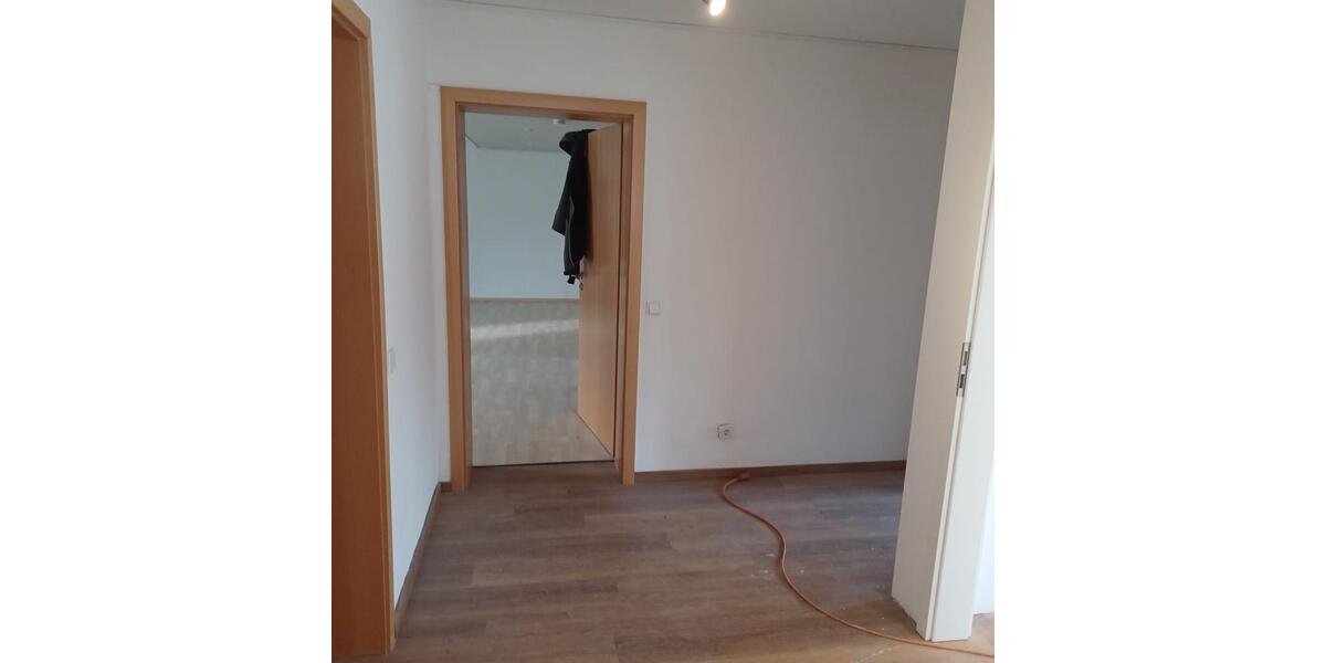 Etagenwohnung Steinheim - 4 Zimmer, 130 m&sup2;, 1.250&euro; | Angebot:25386622