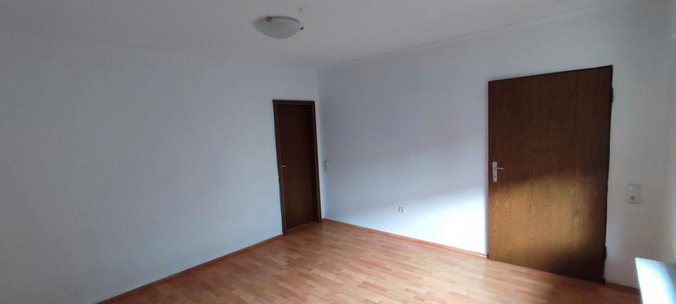 Erdgeschoßwohnung Homberg (Efze) - 3 Zimmer, 75 m&sup2;, 490&euro; | Angebot:26036563