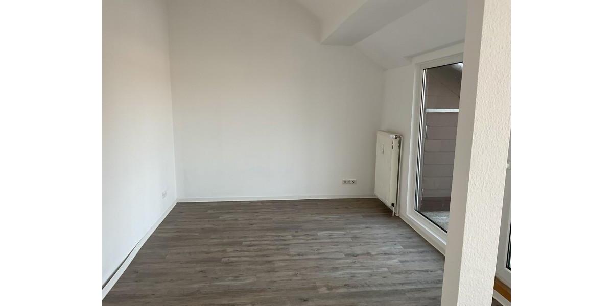 Dachgeschoßwohnung Hannover Linden-Limmer - 2 Zimmer, 71 m&sup2;, 743&euro; | Angebot:24776086