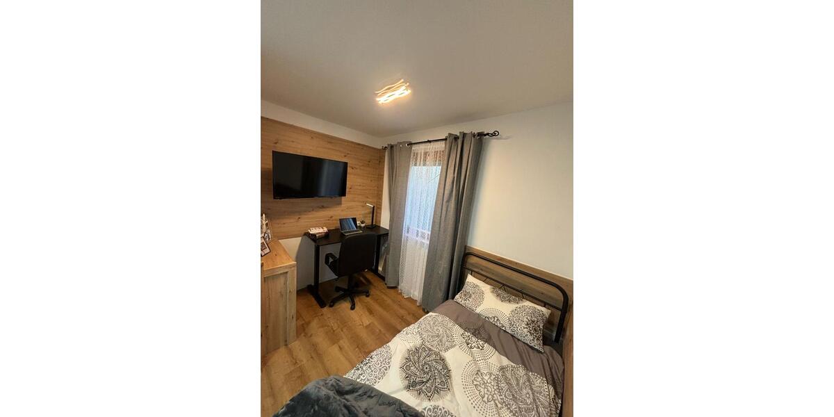 Wohnen auf Zeit Plochingen - 4 Zimmer, 11 m&sup2;, 400&euro; | Angebot:26342202