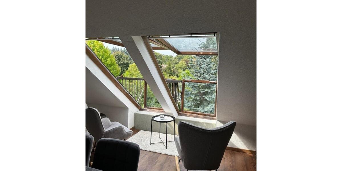 Wunderschöne Dachgeschosswohnung mit offener Raumaufteilung 3 zimmer