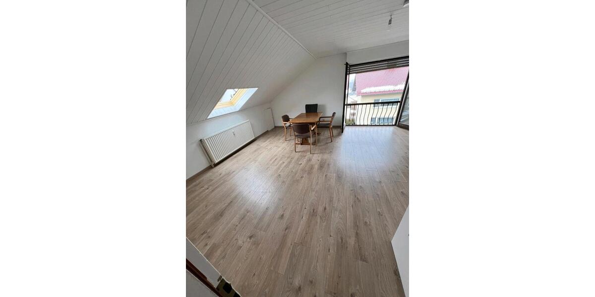 Dachgeschoßwohnung Romrod - 1 Zimmer, 84 m&sup2;, 850&euro; | Angebot:24849498