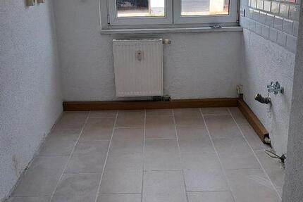 Wohnung Saalfeld (Saale) - 3 Zimmer, 58 m&sup2;, 350&euro; | Angebot:27674270