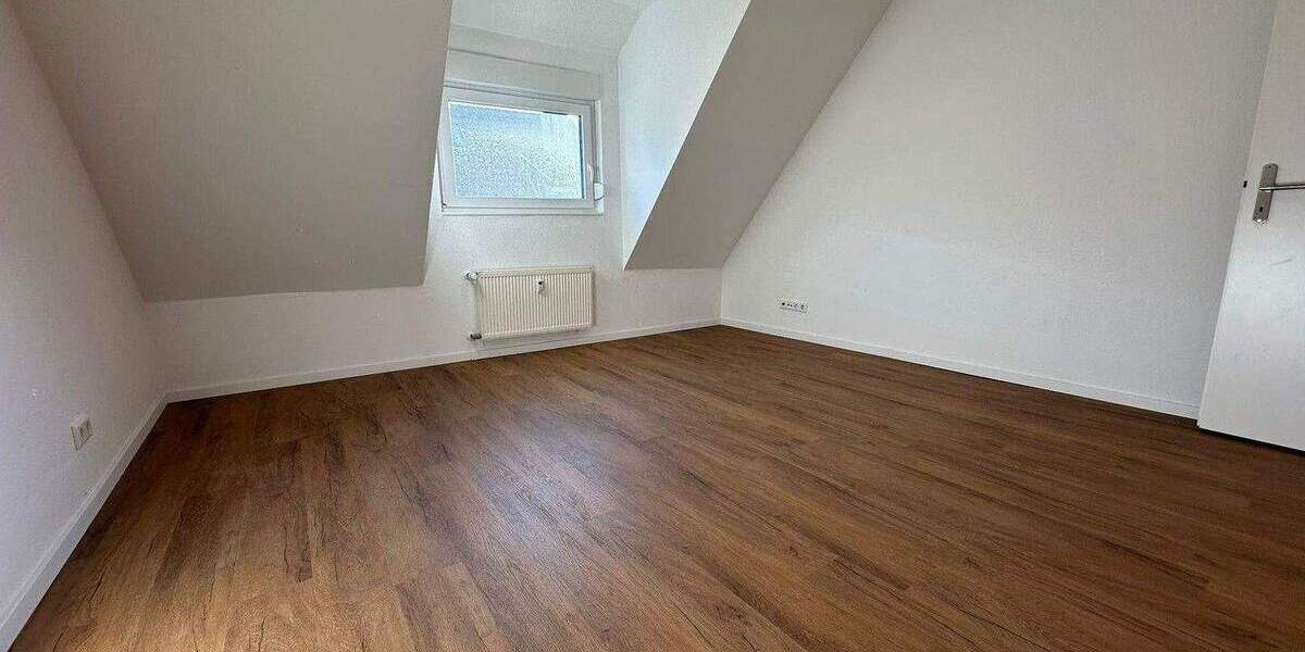 Etagenwohnung Essen Huttrop - 3 Zimmer, 96 m&sup2;, 990&euro; | Angebot:24860521