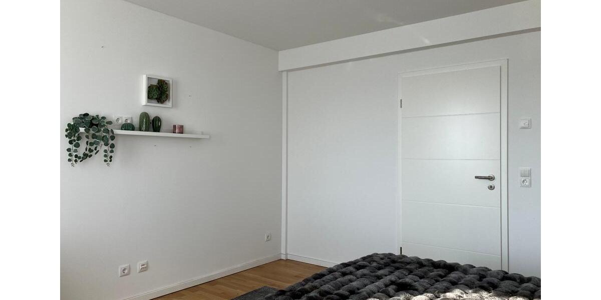 Etagenwohnung Rostock Hansaviertel - 4 Zimmer, 154 m&sup2;, 2.000&euro; | Angebot:23620104