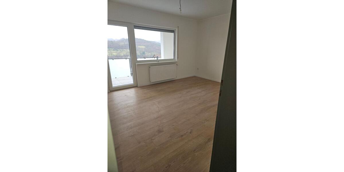 Erdgeschoßwohnung Sundern (Sauerland) - 3 Zimmer, 63 m&sup2;, 680&euro; | Angebot:26491264
