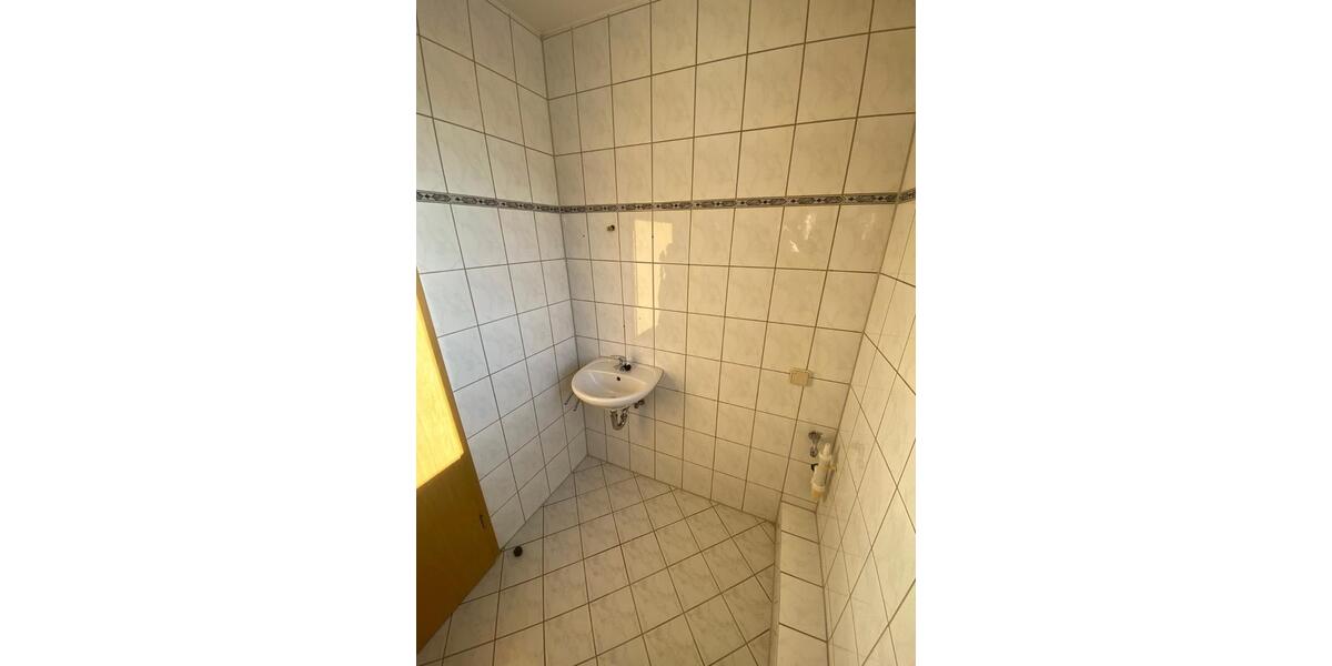 Etagenwohnung Staßfurt - 4 Zimmer, 103 m&sup2;, 500&euro; | Angebot:26633185