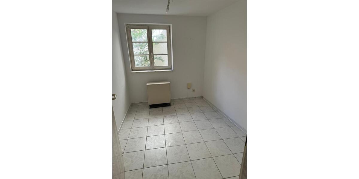 Etagenwohnung Baden-Baden Baden - 5 Zimmer, 140 m&sup2;, 1.690&euro; | Angebot:25881302