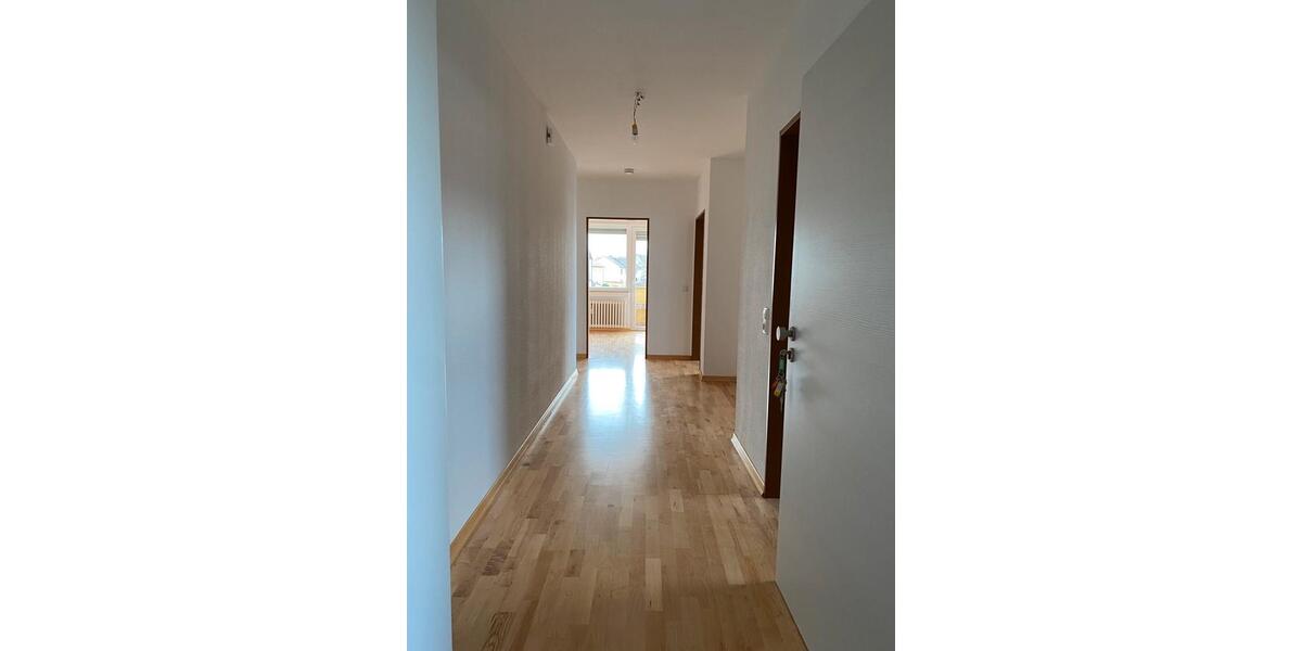 Etagenwohnung Volkach - 3 Zimmer, 91 m&sup2;, 840&euro; | Angebot:26338934