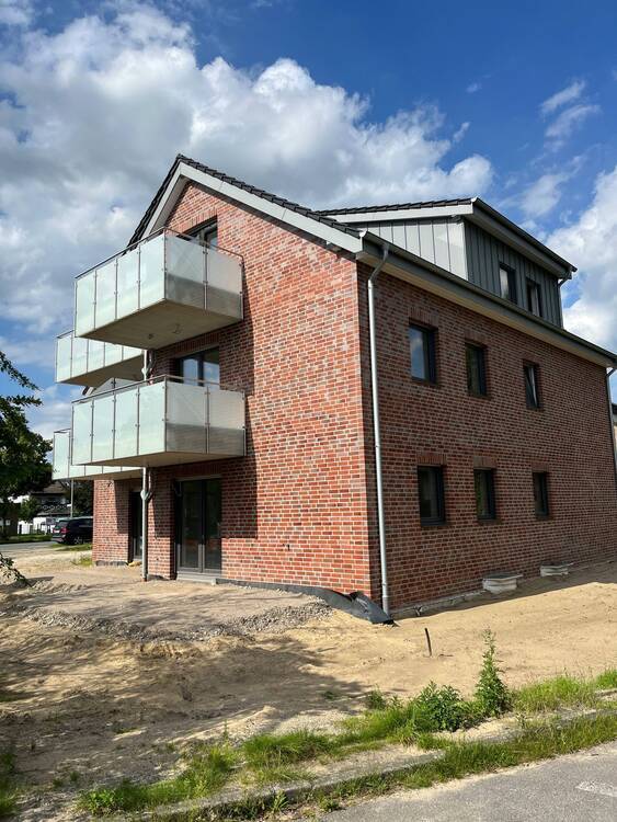 Neubau-Dachgeschoßwohnung, Balkon