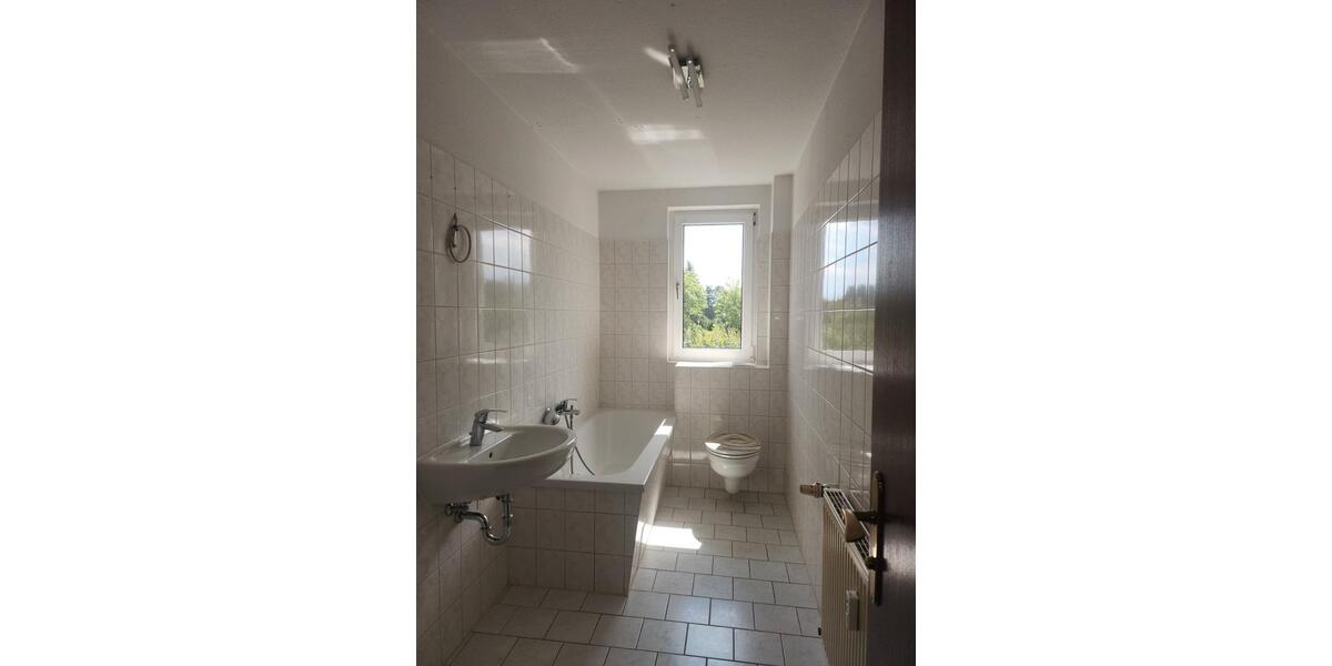 Etagenwohnung Schönebeck (Elbe) - 3 Zimmer, 72 m&sup2;, 370&euro; | Angebot:25992965