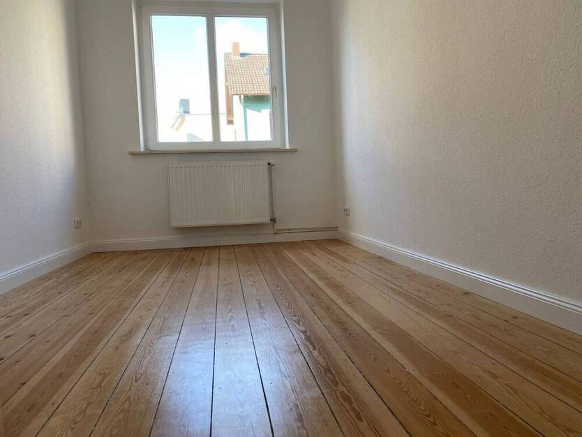 HH-BergedorfNähe S-Bahn, 2,5 Zi.-Whg65m², EBK, Dielenboden, großer BalkonTerrasse 860,- inkl. zzgl. Hzg.