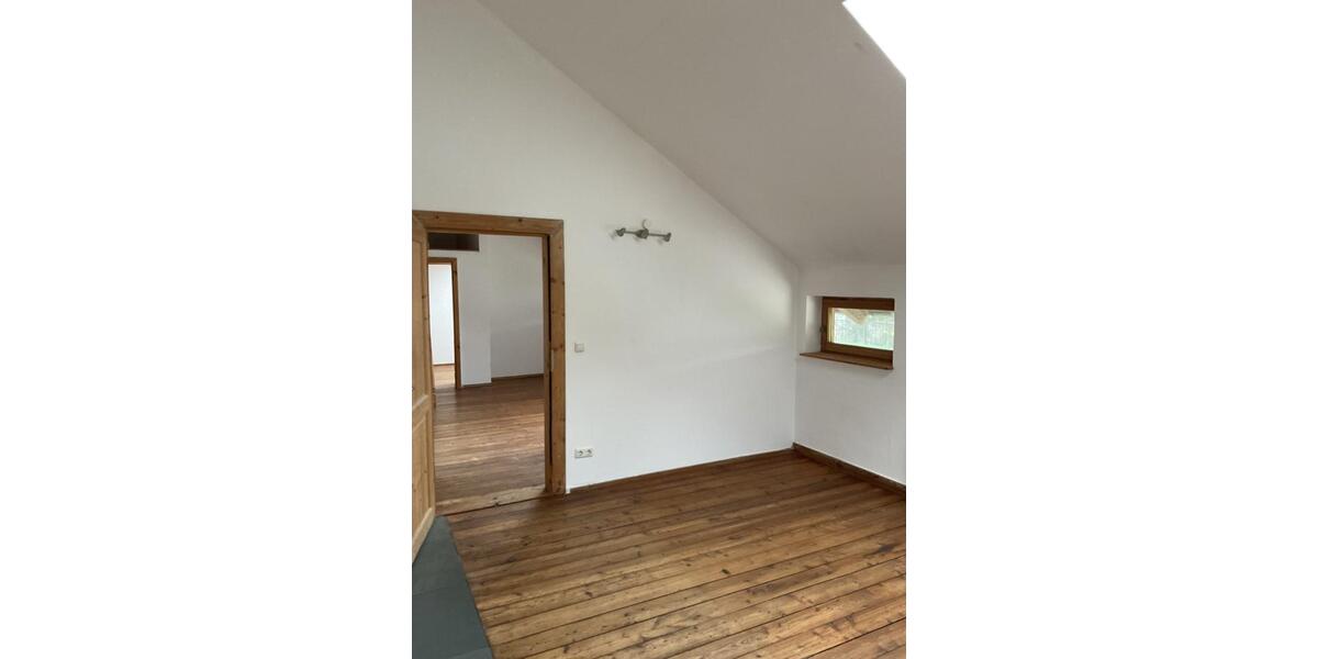 Etagenwohnung Pfaffing - 3 Zimmer, 90 m&sup2;, 900&euro; | Angebot:26686974