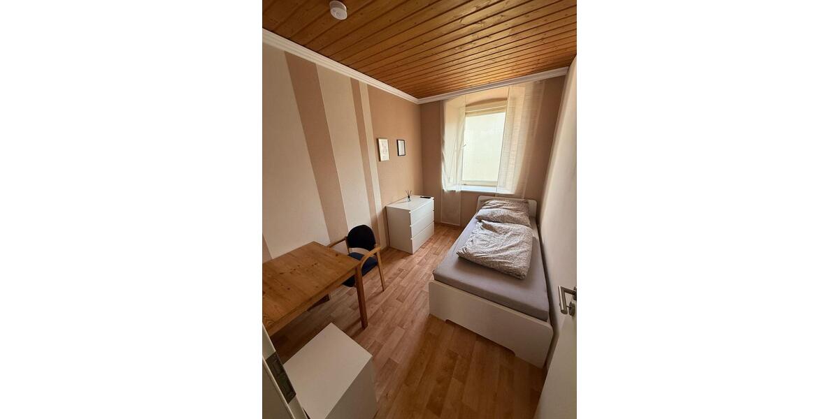 Wohnen auf Zeit Wunsiedel - 10 Zimmer, 85 m&sup2;, 20&euro; | Angebot:23569879