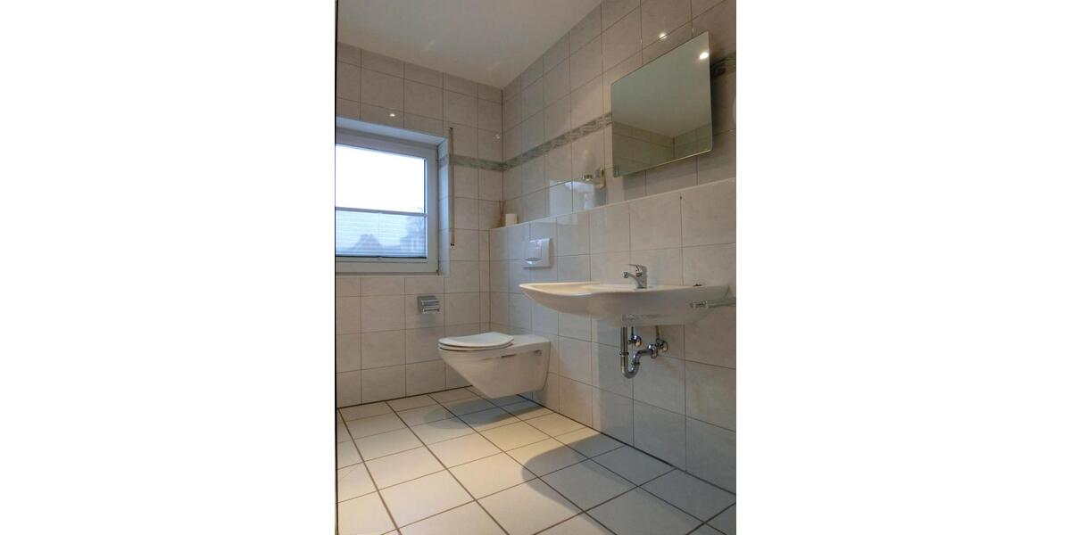 Erdgeschoßwohnung Heinsberg - 4 Zimmer, 100 m&sup2;, 1.200&euro; | Angebot:24870026