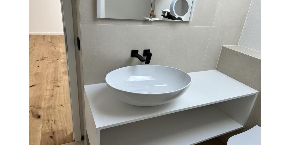 Etagenwohnung Bad Endorf - 4.5 Zimmer, 160 m&sup2;, 2.000&euro; | Angebot:25640042