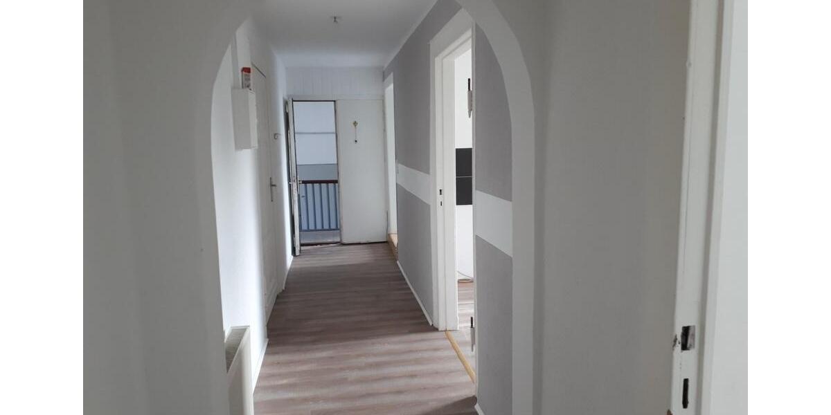 Hochparterre Calbe (Saale) - 3 Zimmer, 82 m&sup2;, 400&euro; | Angebot:24840615