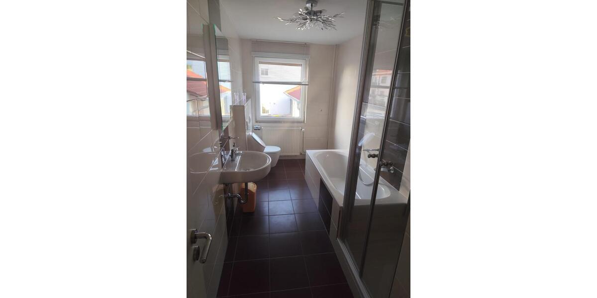 Etagenwohnung Neukirchen - 3 Zimmer, 650&euro; | Angebot:23473975