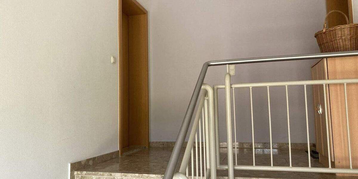 Etagenwohnung Fraureuth - 3 Zimmer, 73 m&sup2;, 440&euro; | Angebot:24876496