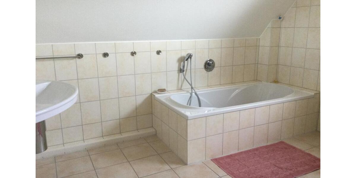 Dachgeschoßwohnung Scharbeutz - 2.5 Zimmer, 75 m&sup2;, 50&euro; | Angebot:24307011