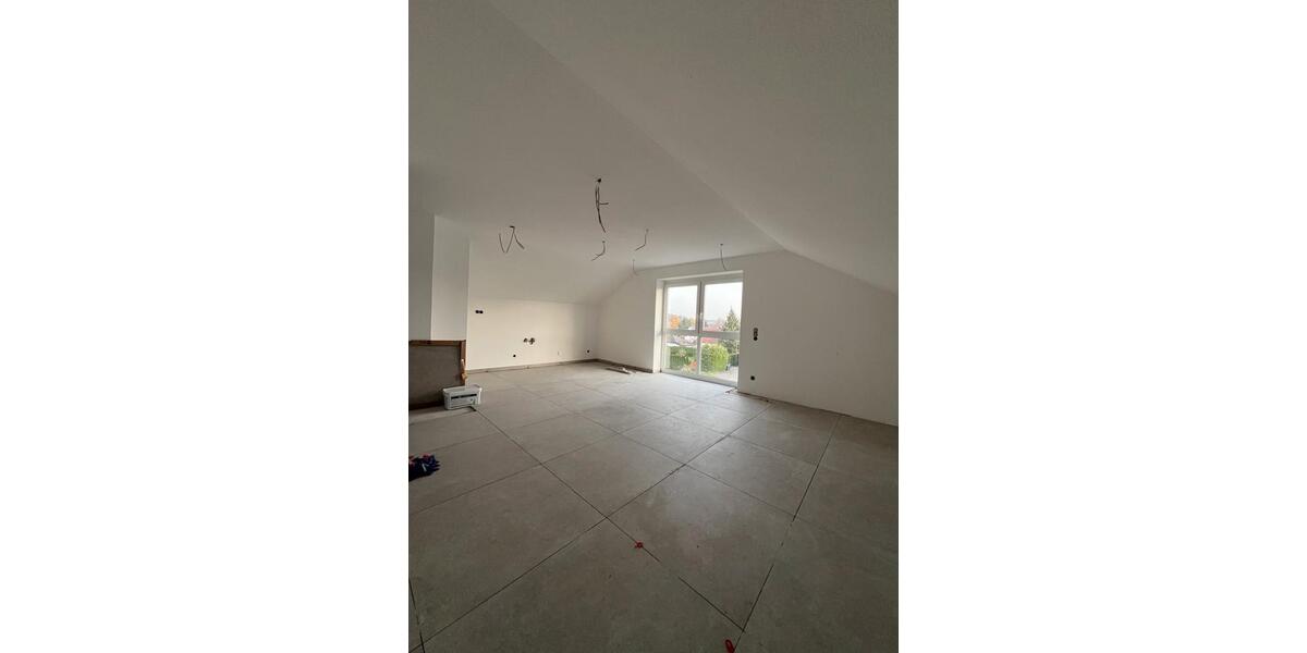 Ich biete eine Kernsanierte 3-Zimmerwohnung an zimmer