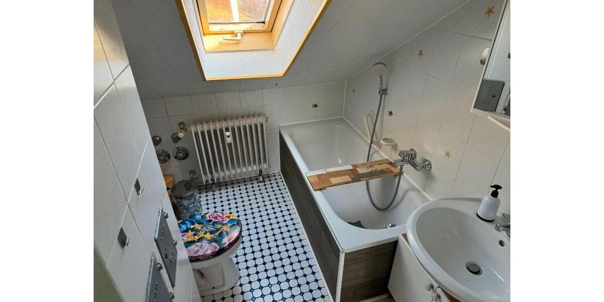 Dachgeschoßwohnung Donnersdorf - 3.5 Zimmer, 65 m&sup2;, 660&euro; | Angebot:26021030