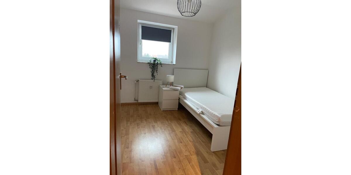 Dachgeschoßwohnung Rinteln - 4 Zimmer, 85 m&sup2;, 1.200&euro; | Angebot:26495680