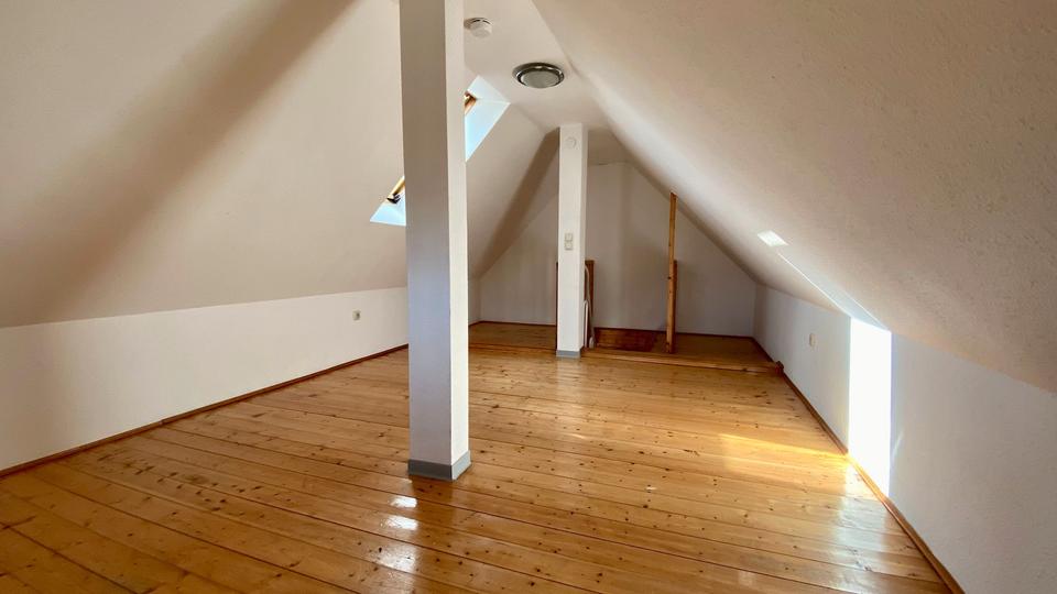 Dachgeschoßwohnung Homberg (Efze) - 3 Zimmer, 74 m&sup2;, 550&euro; | Angebot:24685987