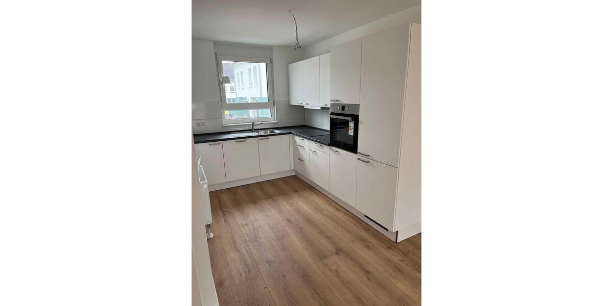 Reihenhaus Roth - 6 Zimmer, 141 m&sup2;, 1.750&euro; | Angebot:25745960