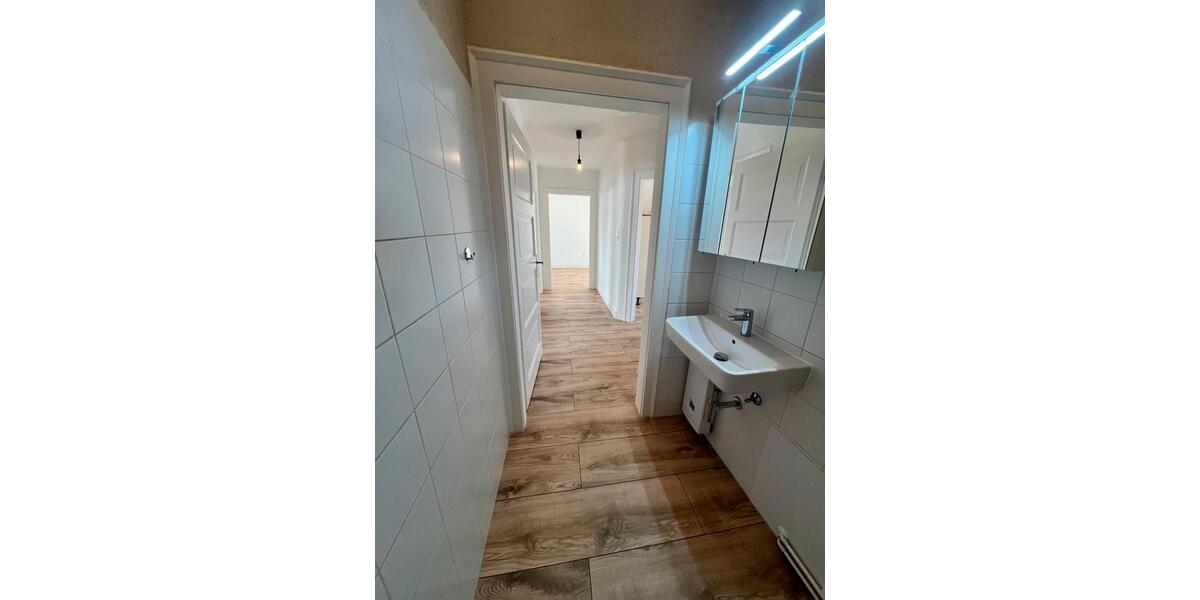Etagenwohnung Pforzheim Weststadt - 3 Zimmer, 82 m&sup2;, 1.020&euro; | Angebot:26689034