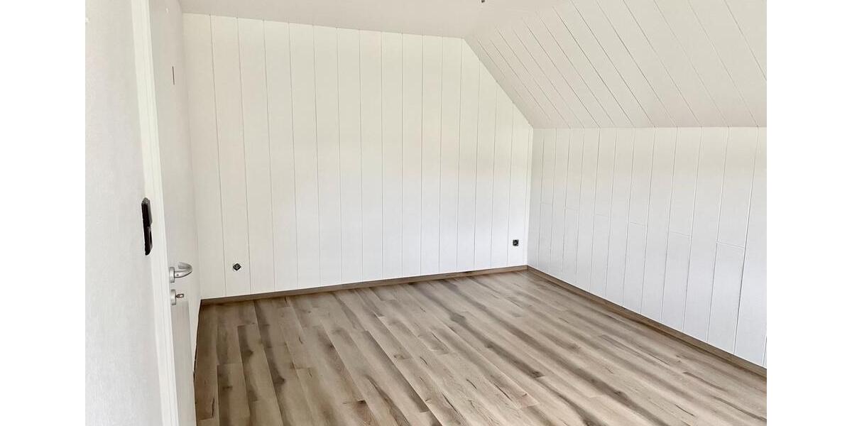 Dachgeschoßwohnung Gummersbach - 4 Zimmer, 73 m&sup2;, 800&euro; | Angebot:26356814
