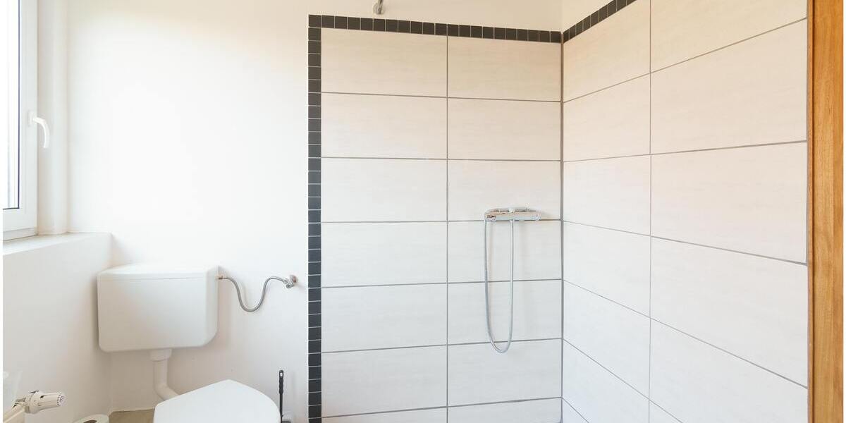 ***Moderne 97 m² Wohnung in Westoverledingen*** ***frisch renoviert*** - Dachgeschoßwohnung Westoverledingen Flachsmeer | Angebot:25407086