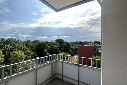 Wohnung Berlin Spandau - 3 Zimmer, 71 m&sup2;, 1.389&euro; | Angebot:26972412