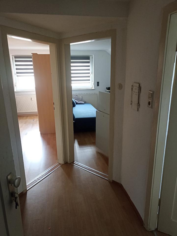 2-Zimmer DG-Wohnung Teilmöblierte befristet bis 31.01.2026 zimmer