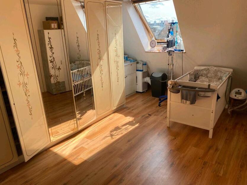 Helle 4-Zimmer-Wohnung mit großem Balkon & Aufzug - 01.11.2025
