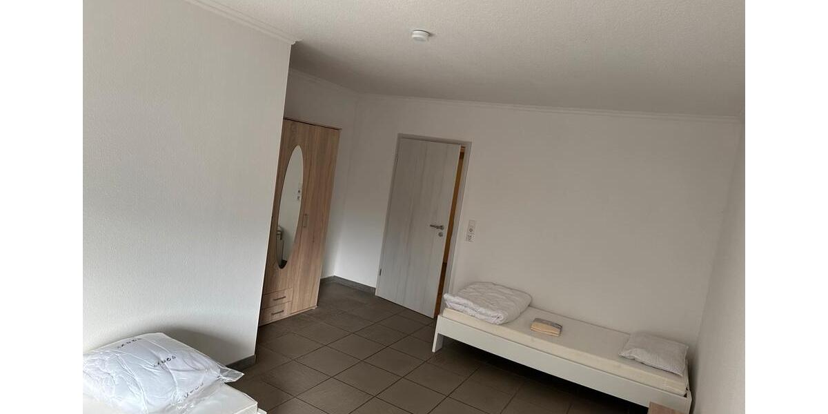 Wohnen auf Zeit Lähden - 14 Zimmer, 400 m&sup2;, 11&euro; | Angebot:23698967