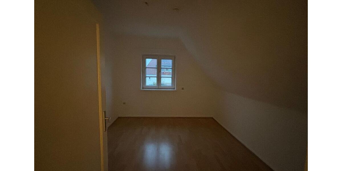 Dachgeschoßwohnung Rinteln - 2 Zimmer, 32 m&sup2;, 352&euro; | Angebot:26505081