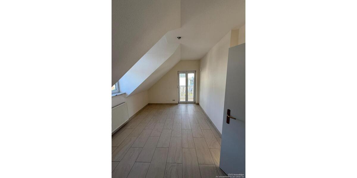 Dachgeschoßwohnung Memmingen - 2.5 Zimmer, 85 m&sup2;, 995&euro; | Angebot:25852501